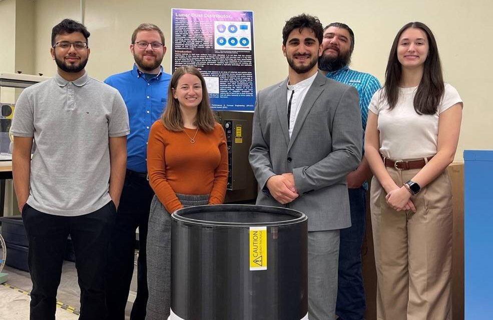 Jóvenes ingenieros diseñan un dispositivo de la NASA para resolver los desafíos que presenta el polvo lunar